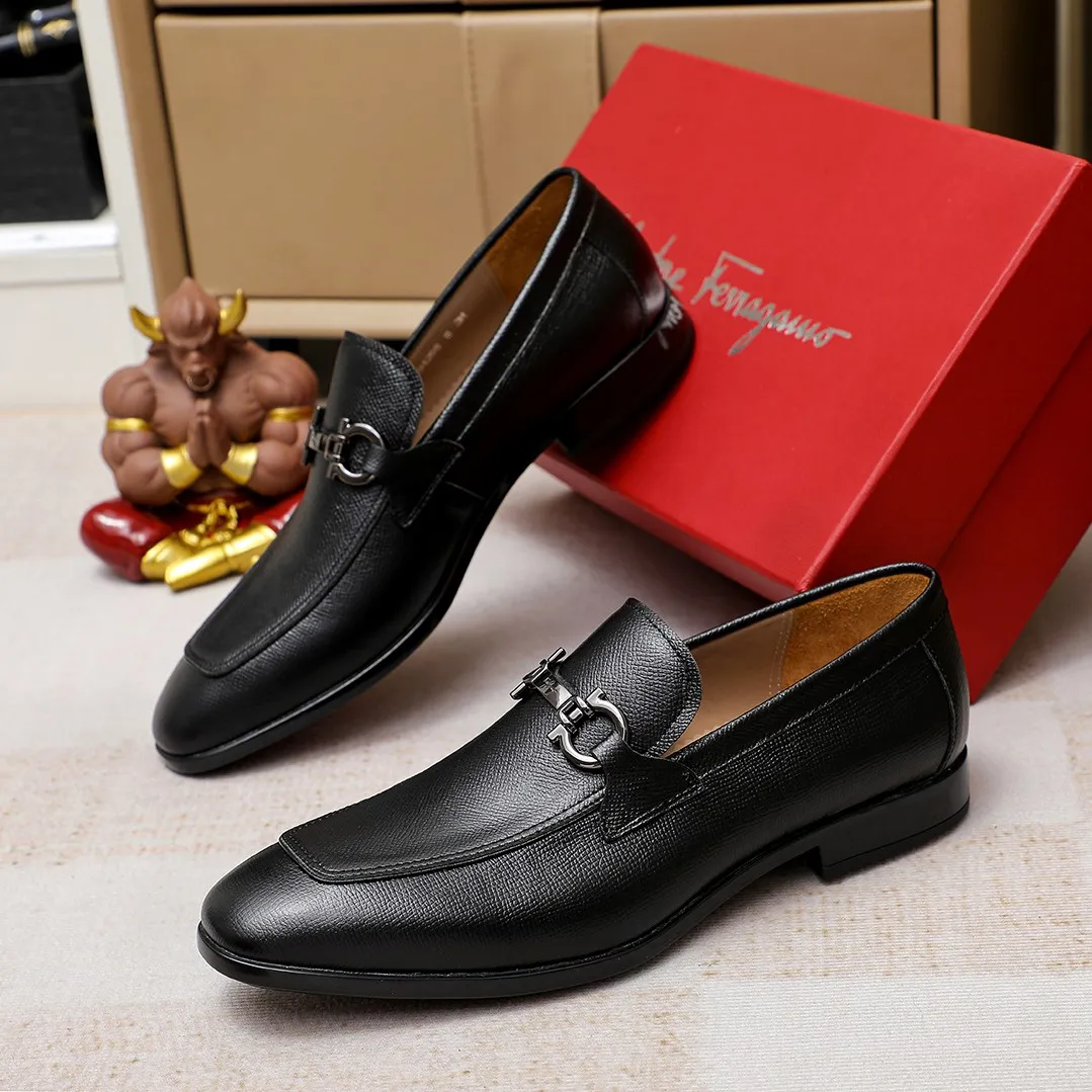 Men's shoes 💰600 🕷🕷🐂【Ferragamo】 Popular fashion casual shoes🇨🇳Official website counter 1:1 production, original mold opening💯Good quality can be seen, imported high-end first-layer pebbled calfskin, water-dyed🐂leather lining🌿very clear texture, high-quality waterproof, non-slip and wear-resistant outsole🎋high quality and low price, truly handmade🍓, 5 colors available! Code number 38-44 (45. To be customized)